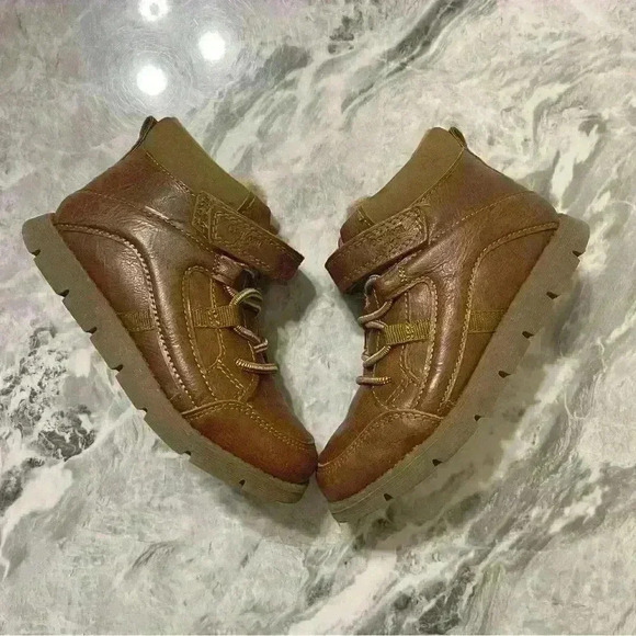 OshKosh B'Gosh Boy's Banyan Fashion Boot, Brown Size 11M - Picture 1 of 8